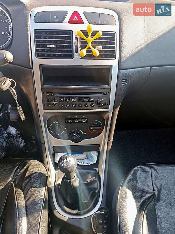 Хетчбек Peugeot 307 2003 в Ічні