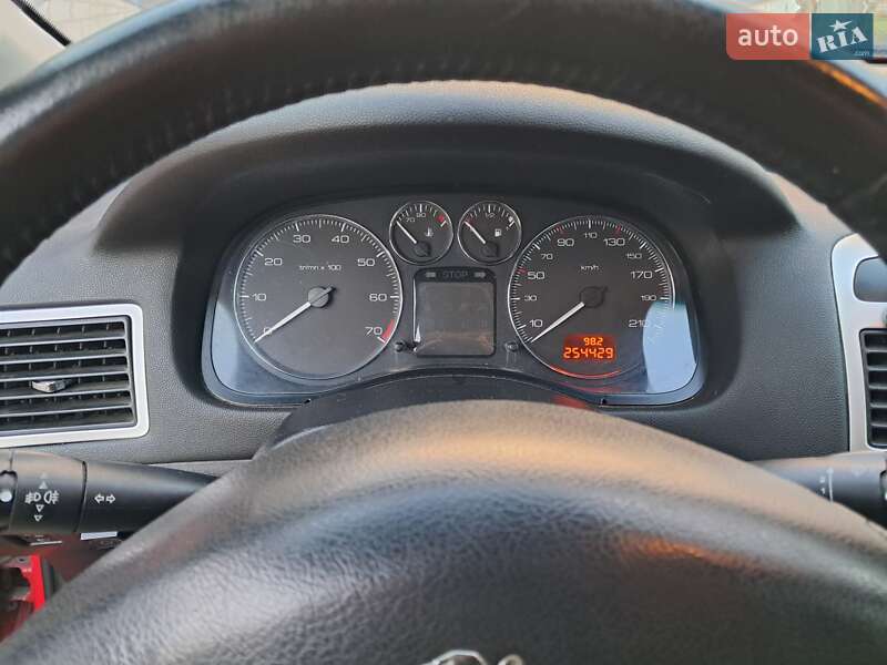 Универсал Peugeot 307 2005 в 