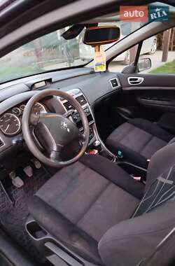 Универсал Peugeot 307 2004 в 