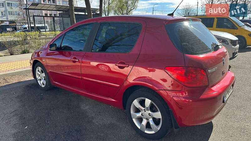 Хэтчбек Peugeot 307 2006 в Буче