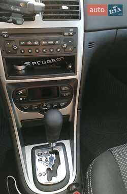 Универсал Peugeot 307 2004 в 