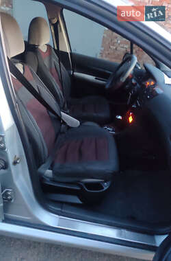 Хетчбек Peugeot 307 2005 в 