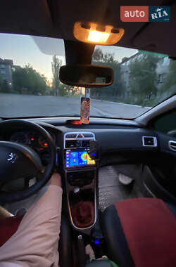 Хэтчбек Peugeot 307 2003 в 