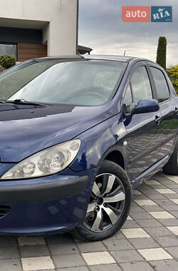 Хетчбек Peugeot 307 2002 в 