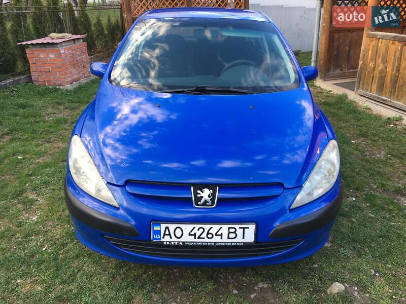 Хэтчбек Peugeot 307 2004 в 