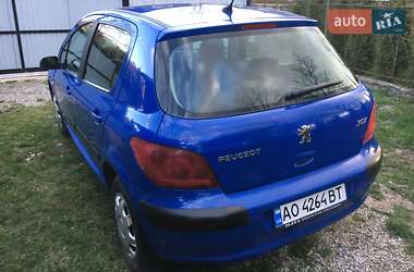 Хэтчбек Peugeot 307 2004 в 