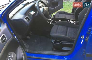 Хэтчбек Peugeot 307 2004 в 