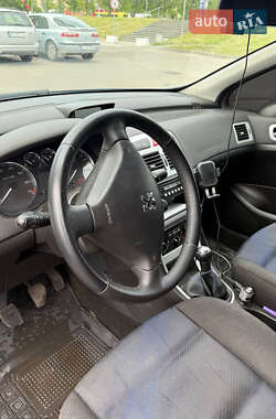Хэтчбек Peugeot 307 2005 в 