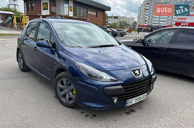 Хэтчбек Peugeot 307 2005 в 