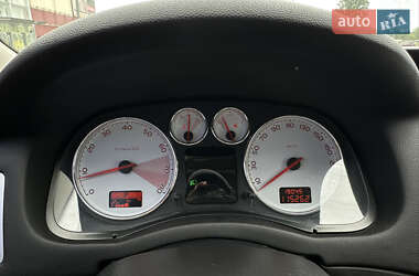Кабриолет Peugeot 307 2004 в 