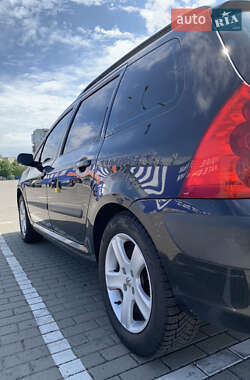 Универсал Peugeot 307 2006 в 