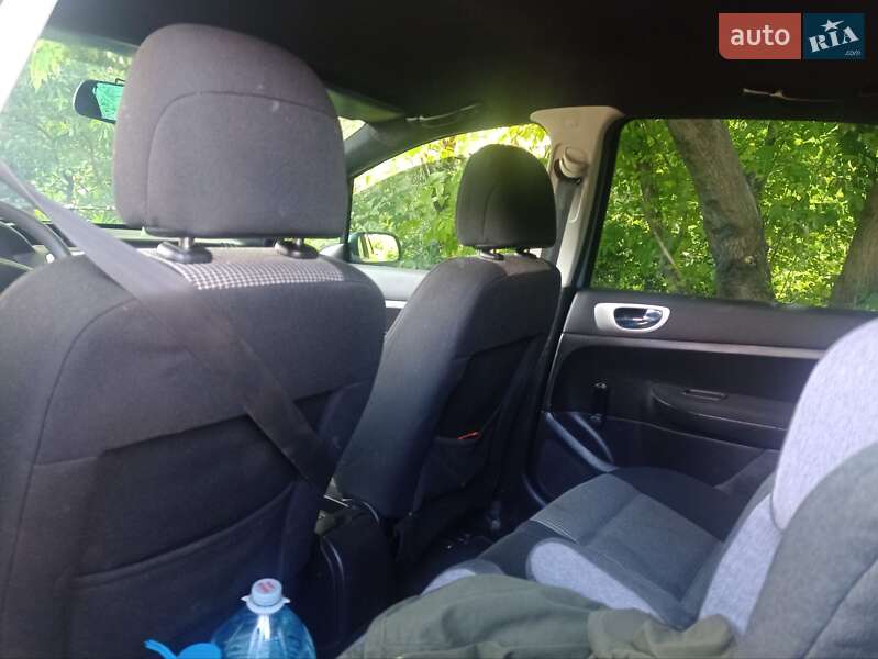 Хэтчбек Peugeot 307 2006 в Каменском