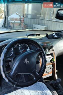 Хэтчбек Peugeot 307 2003 в 