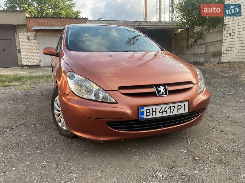Хэтчбек Peugeot 307 2002 в 