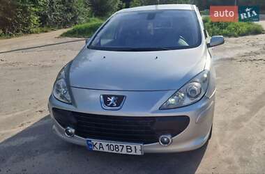 Хэтчбек Peugeot 307 2006 в 