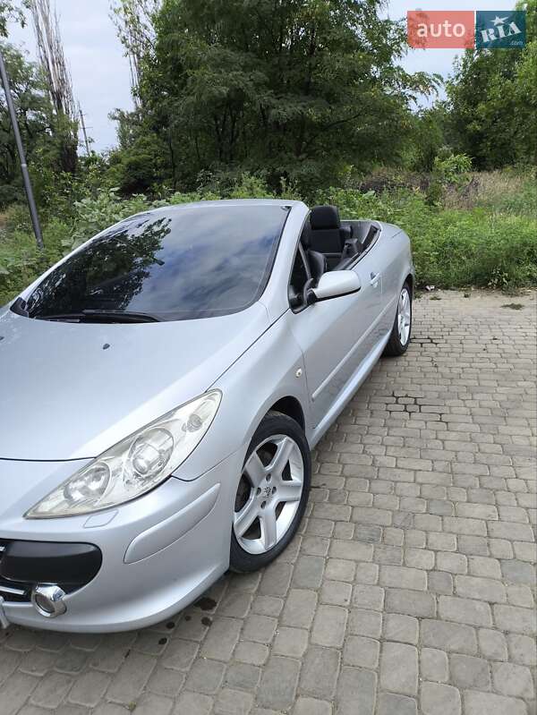 Кабриолет Peugeot 307 2006 в Першотравенске