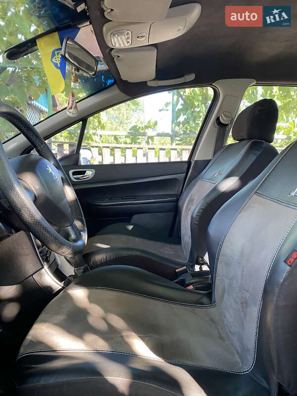 Хетчбек Peugeot 307 2002 в Коломиї