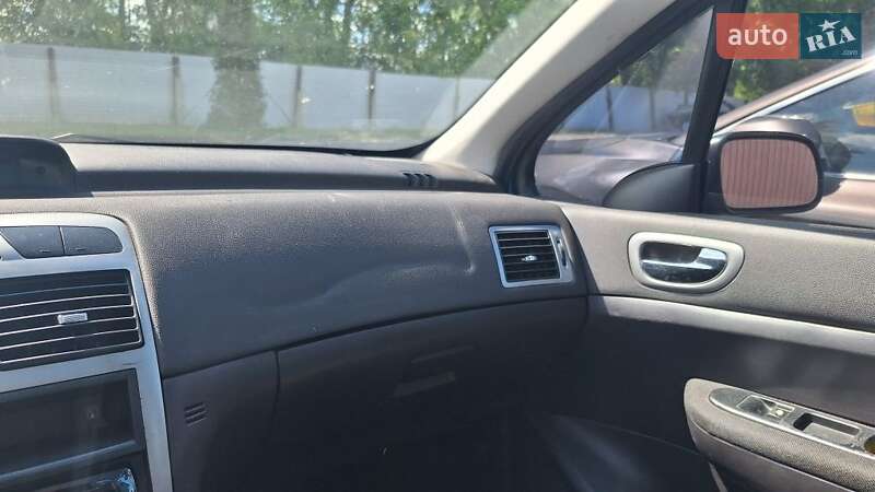 Універсал Peugeot 307 2004 в Києві фото 13 Універсал Peugeot 307 2004 в Києві