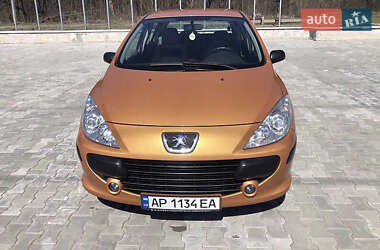 Хэтчбек Peugeot 307 2006 в Запорожье