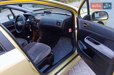 Хэтчбек Peugeot 307 2003 в  фото 8 Хэтчбек Peugeot 307 2003 в