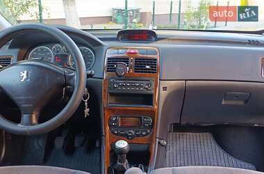 Хэтчбек Peugeot 307 2003 в  фото 12 Хэтчбек Peugeot 307 2003 в
