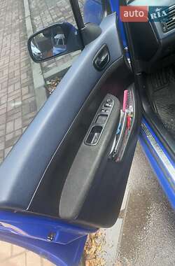 Хэтчбек Peugeot 307 2002 в 