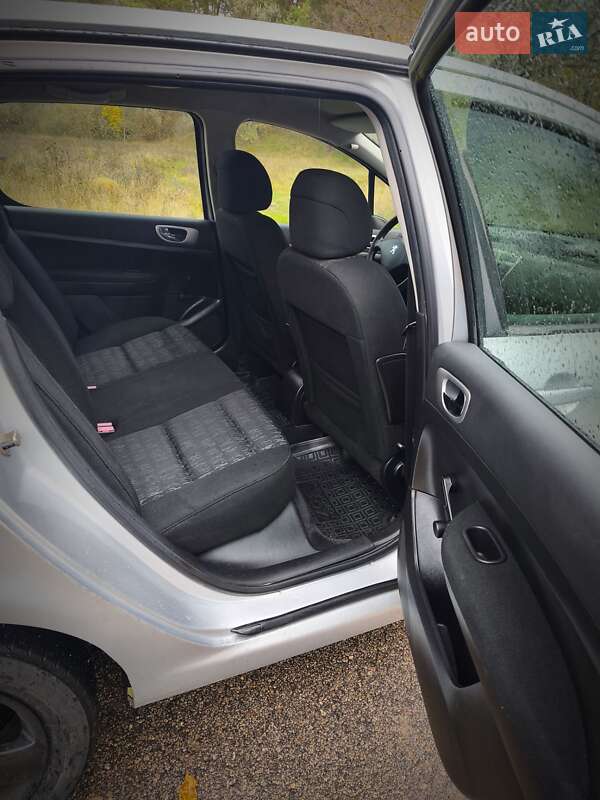 Хетчбек Peugeot 307 2003 в Миронівці