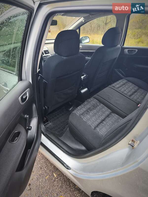 Хетчбек Peugeot 307 2003 в Миронівці