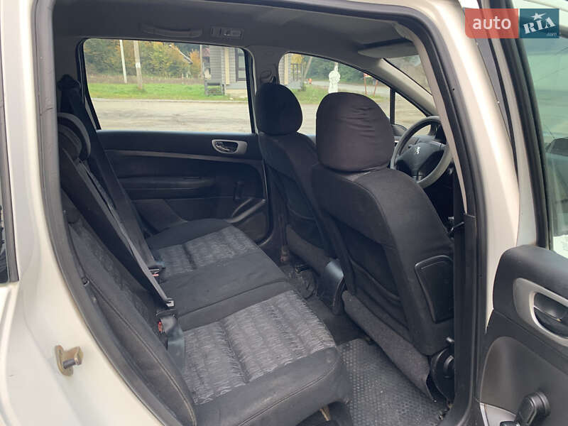 Универсал Peugeot 307 2004 в Хусте