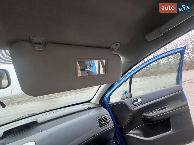 Хетчбек Peugeot 307 2003 в Полтаві