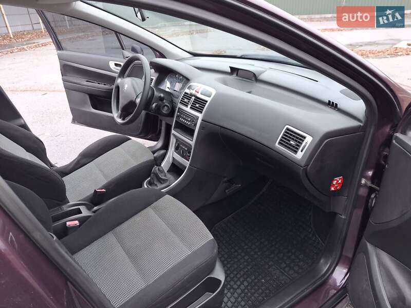 Хэтчбек Peugeot 307 2006 в Обухове