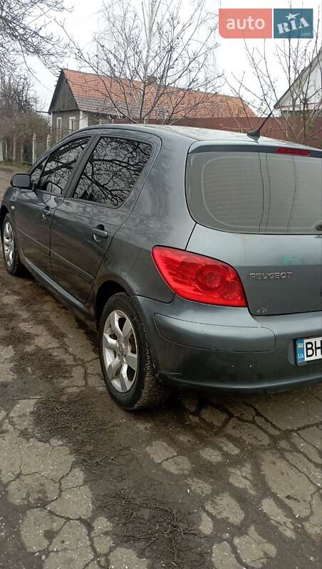 Хетчбек Peugeot 307 2006 в Вигоді