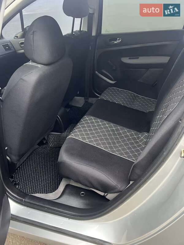 Універсал Peugeot 307 2003 в Рівному