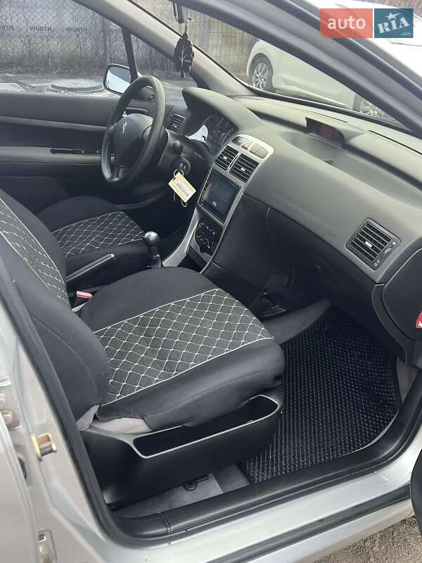 Універсал Peugeot 307 2003 в Рівному
