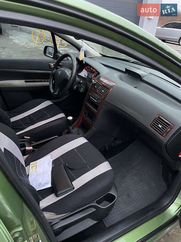 Хэтчбек Peugeot 307 2006 в Виноградове