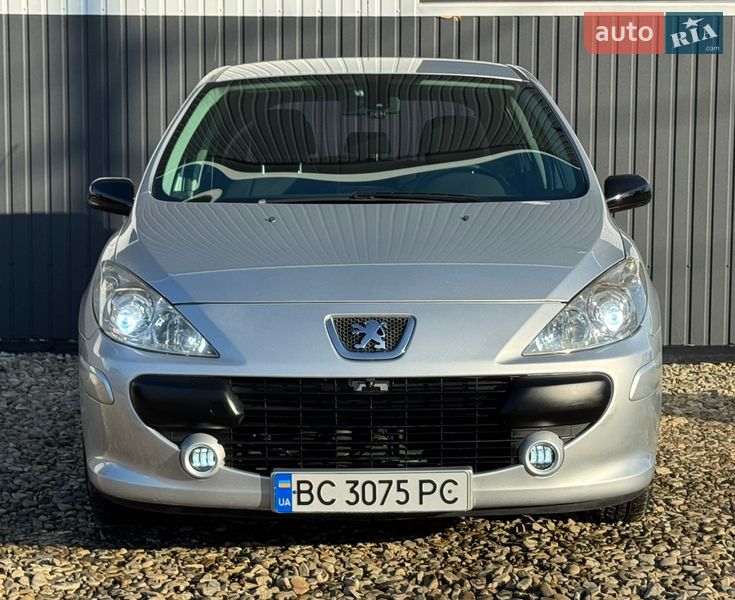 Хэтчбек Peugeot 307 2006 в Стрые