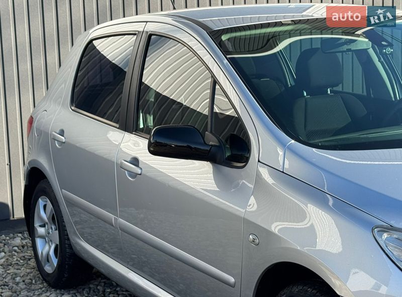 Хэтчбек Peugeot 307 2006 в Стрые