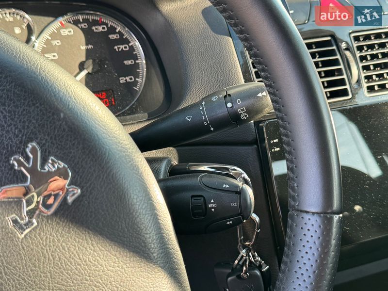 Хэтчбек Peugeot 307 2006 в Стрые