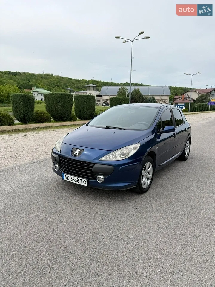 2017 Nissan Altima - мініатюра 18