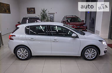 Хэтчбек Peugeot 308 2014 в Черновцах