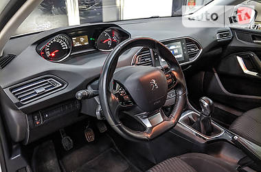 Хэтчбек Peugeot 308 2014 в Черновцах