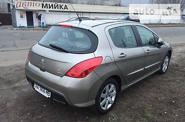 Хэтчбек Peugeot 308 2012 в Киеве