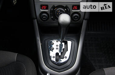 Хетчбек Peugeot 308 2011 в 