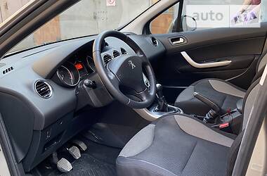 Хетчбек Peugeot 308 2012 в 