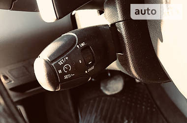 Хетчбек Peugeot 308 2008 в 