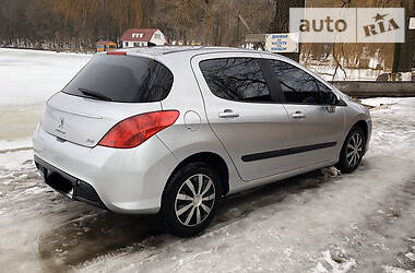 Хетчбек Peugeot 308 2013 в 
