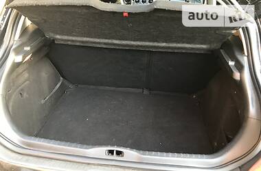 Хетчбек Peugeot 308 2010 в 