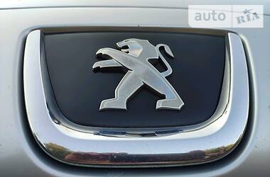 Универсал Peugeot 308 2011 в Покровске