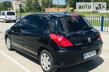 Хэтчбек Peugeot 308 2010 в Славуте