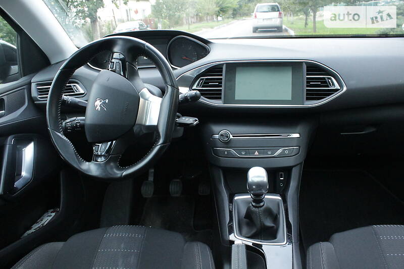 Универсал Peugeot 308 2015 в Чопе